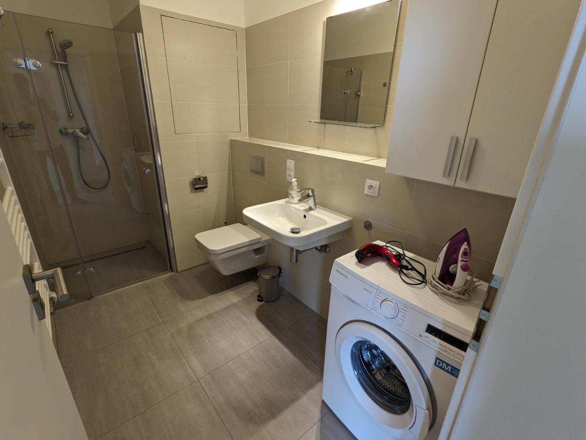Cozy Apartment With Big Terrace In Central Prague - Karlin Luaran gambar